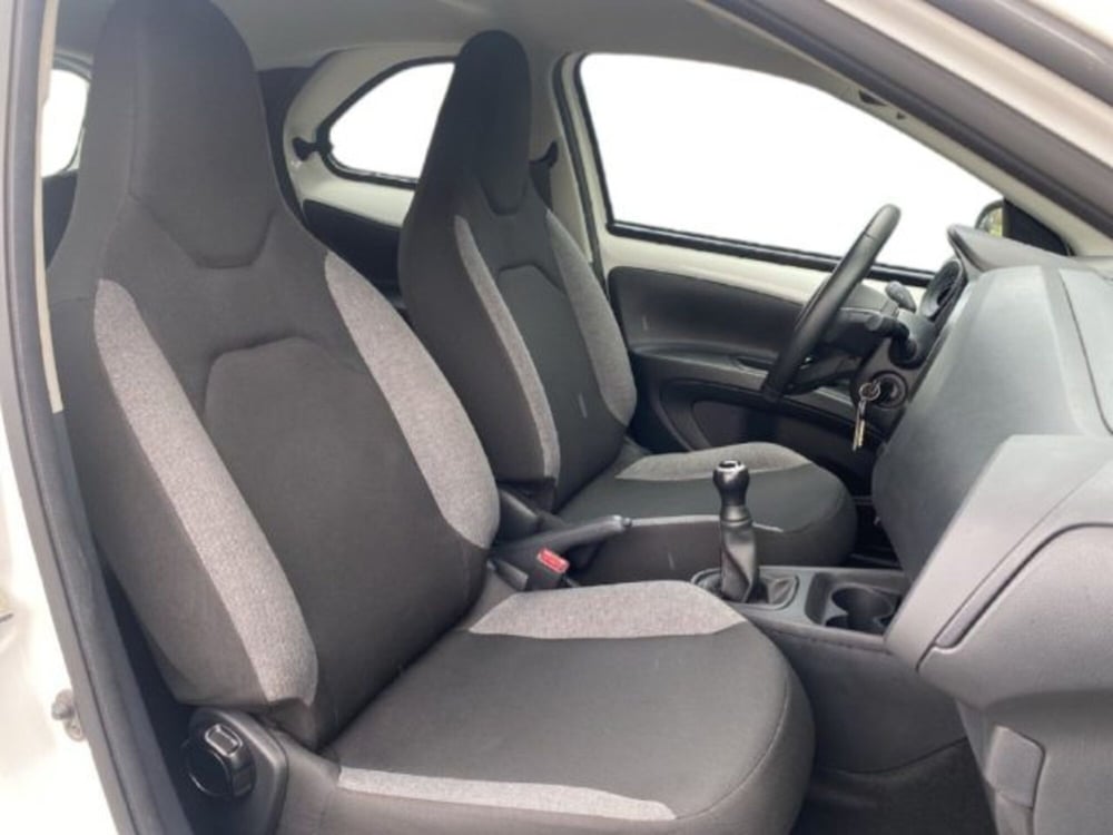 Toyota Aygo X usata a Vercelli (7)