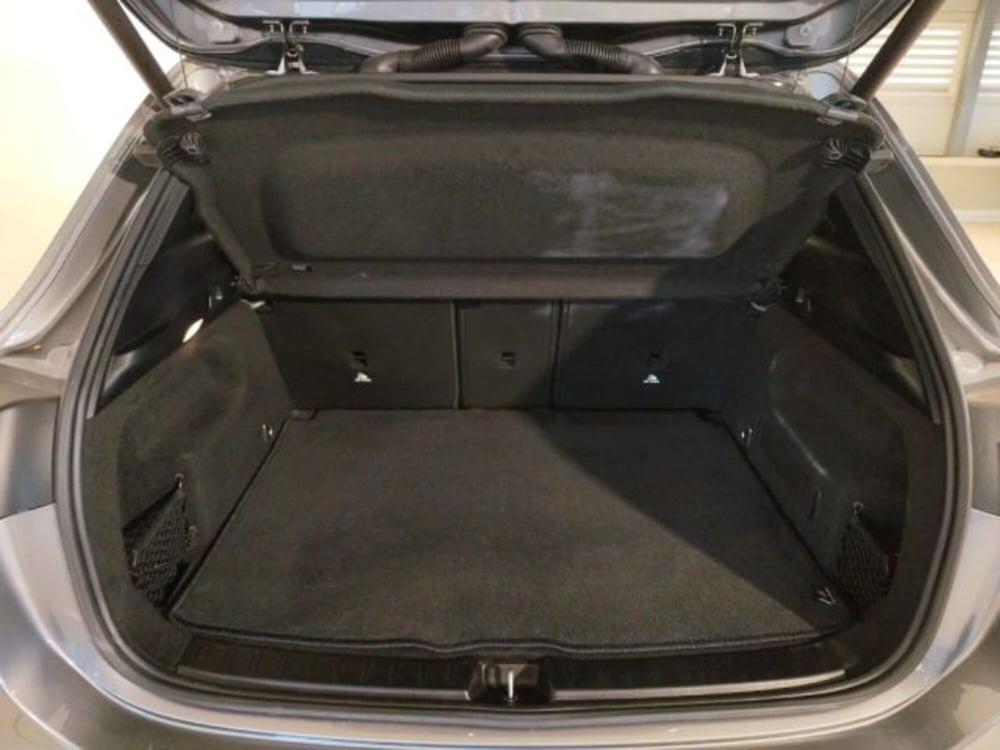 Mercedes-Benz GLA SUV usata a Modena (13)