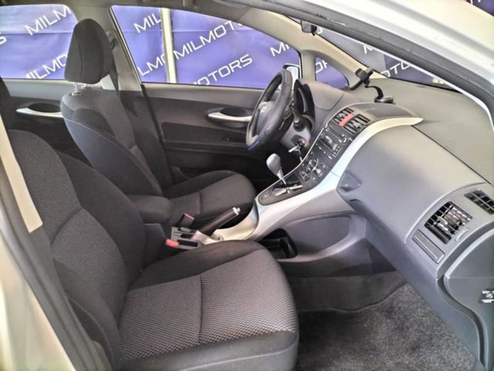 Toyota Auris usata a Messina (11)