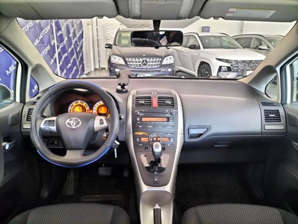 Toyota Auris usata a Messina (14)
