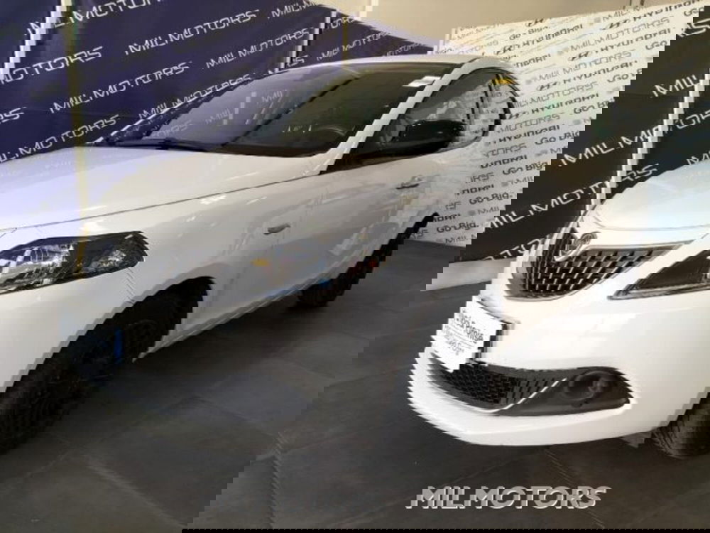 Lancia Ypsilon usata a Messina