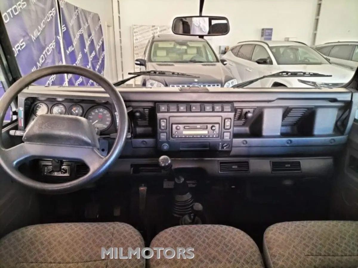 Land Rover Defender usata a Messina (12)