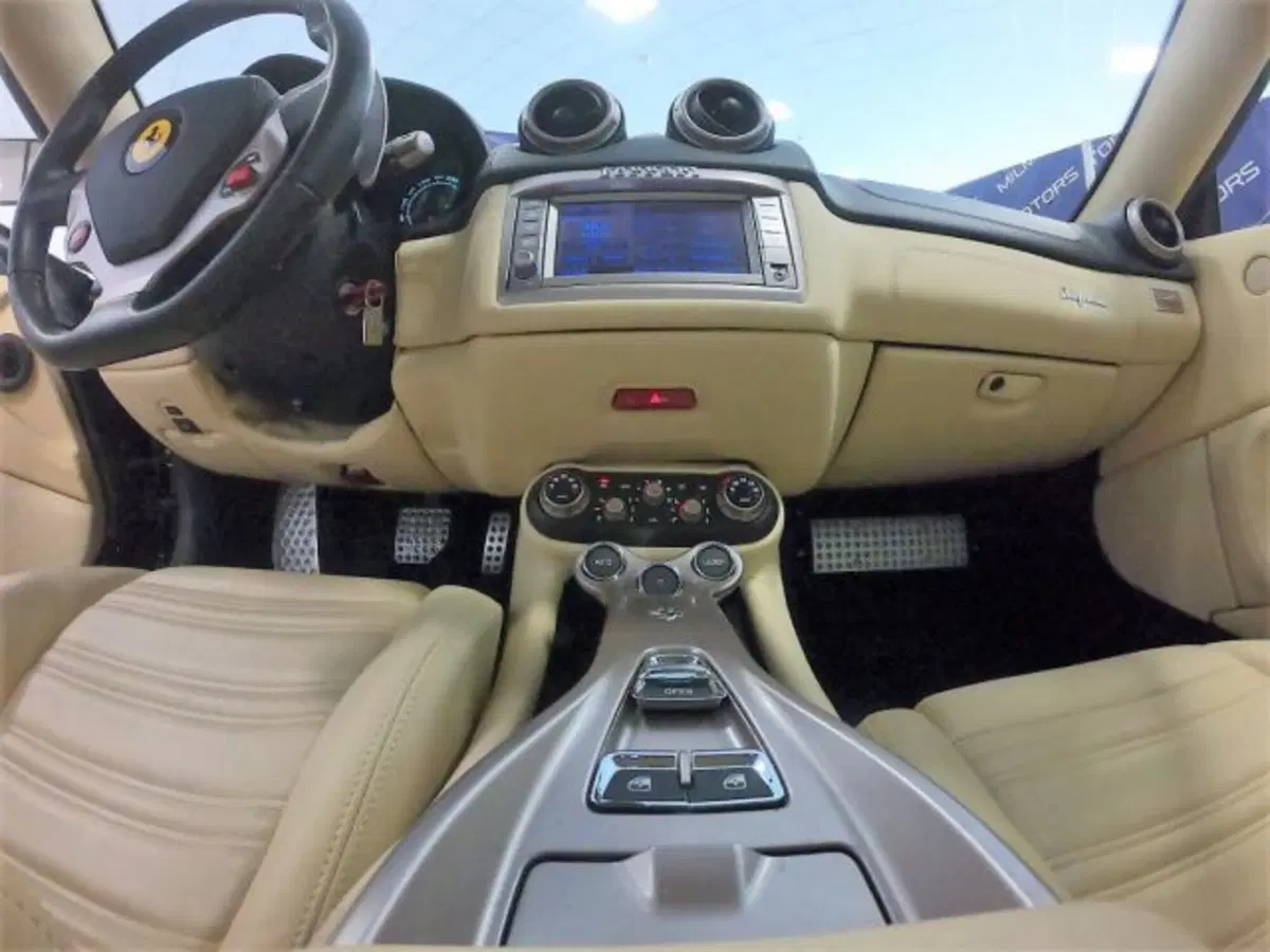 Ferrari California Spider usata a Messina (8)