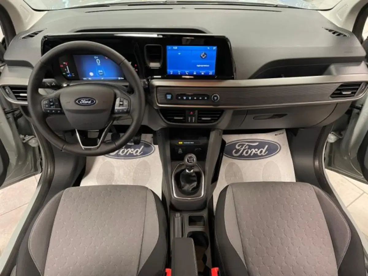 Ford Tourneo Courier nuova a Cuneo (9)