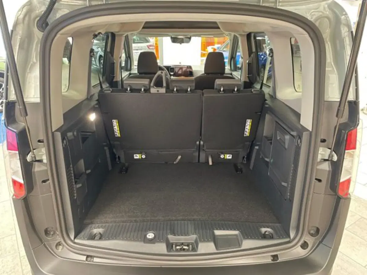 Ford Tourneo Courier nuova a Cuneo (8)