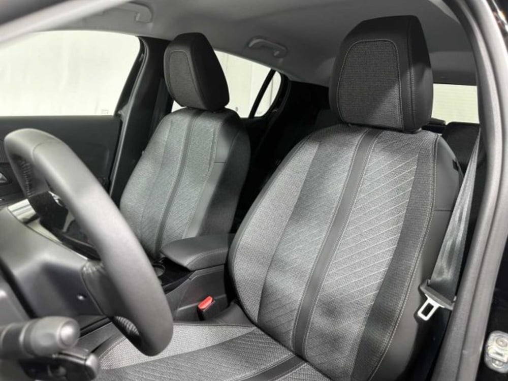 Peugeot 208 nuova a Sondrio (16)