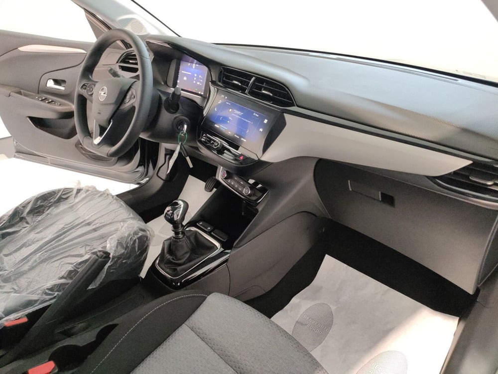 Opel Corsa nuova a Teramo (12)