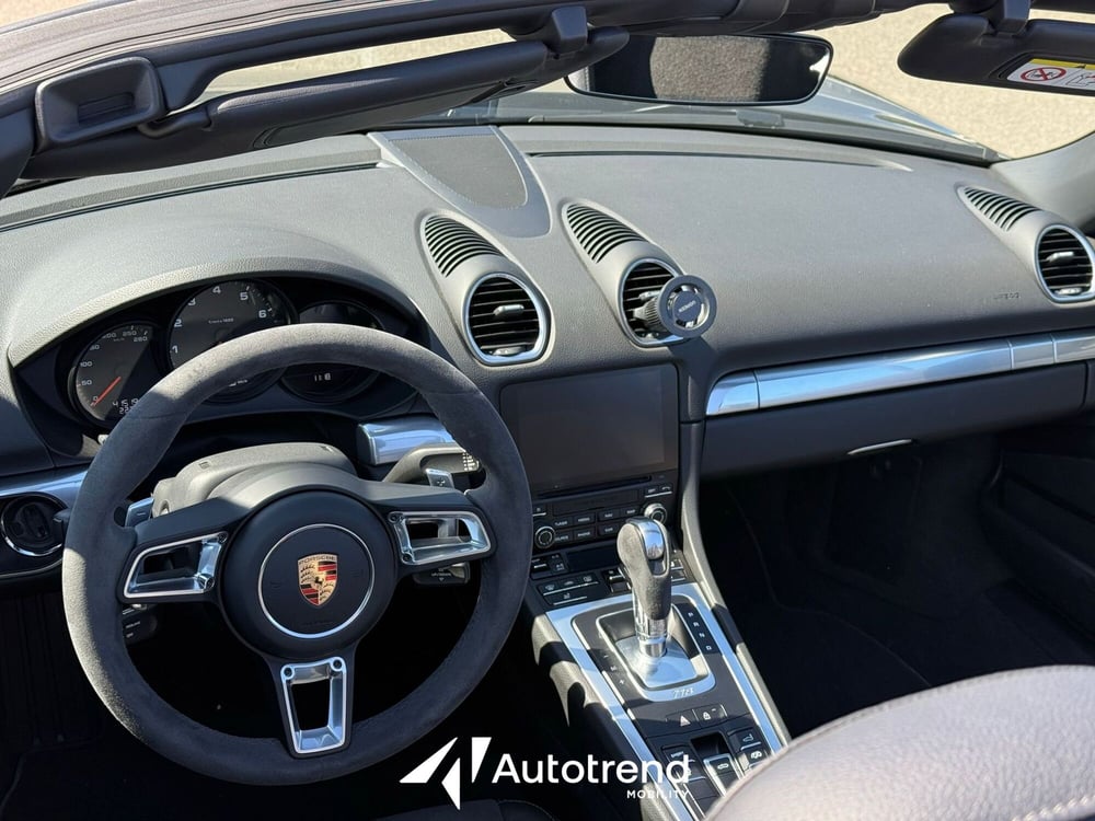 Porsche 718 Boxster  usata a Bari (11)