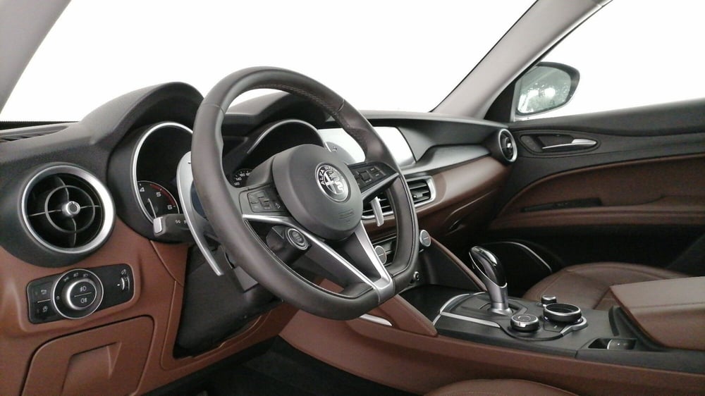 Alfa Romeo Stelvio usata a Roma (12)