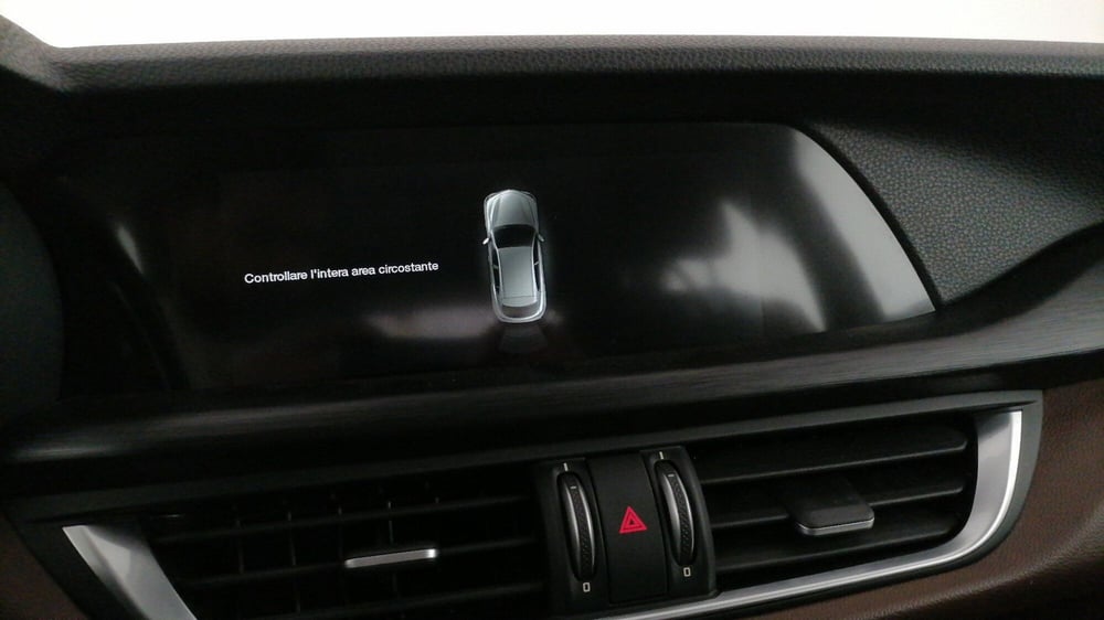 Alfa Romeo Stelvio usata a Roma (19)