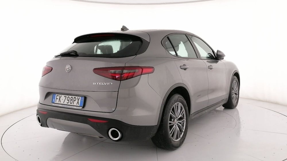 Alfa Romeo Stelvio usata a Roma (2)
