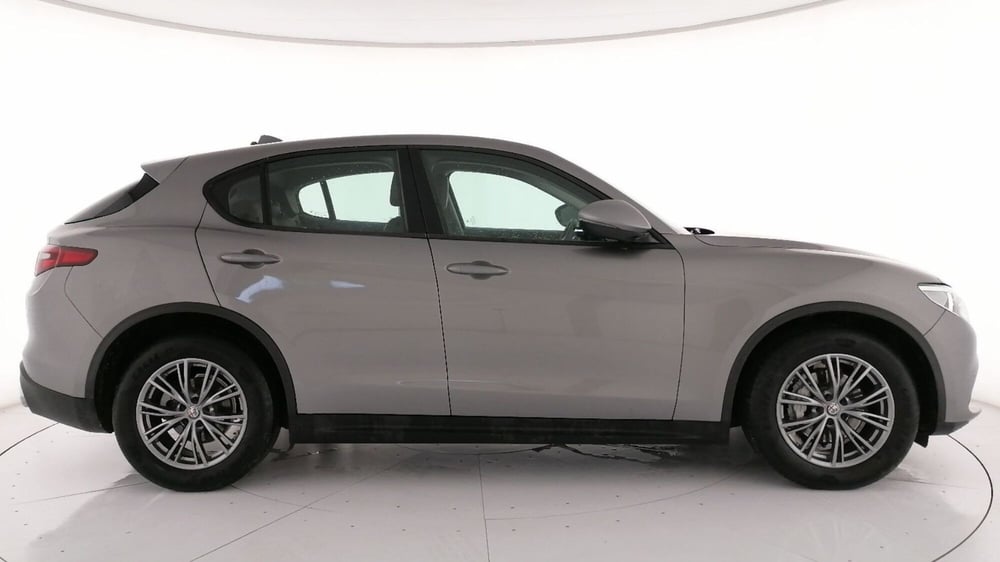 Alfa Romeo Stelvio usata a Roma (3)