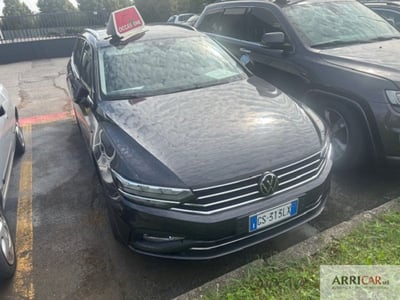 Volkswagen Passat 2.0 tdi scr Business 150cv dsg del 2023 usata a Verdellino