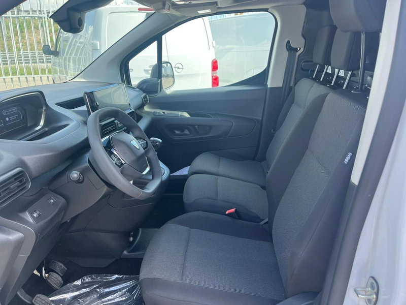 Peugeot Partner nuova a Milano (14)