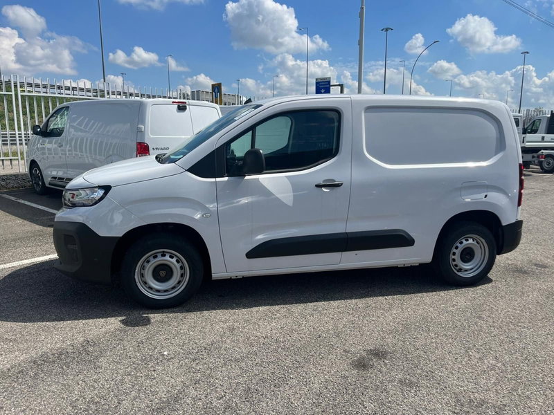 Peugeot Partner nuova a Milano (4)