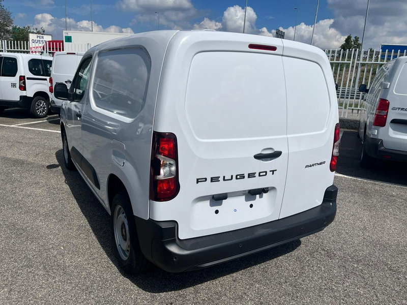 Peugeot Partner nuova a Milano (6)