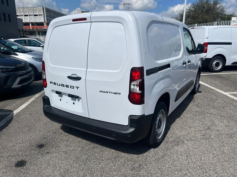 Peugeot Partner nuova a Milano (7)