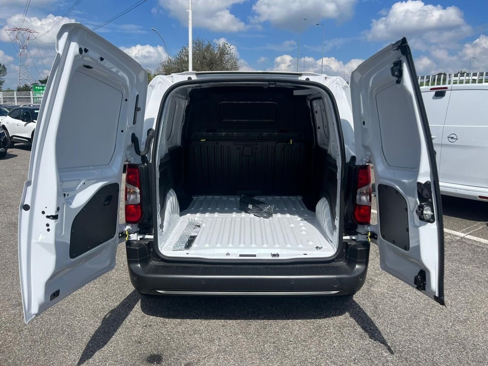 Peugeot Partner nuova a Milano (9)