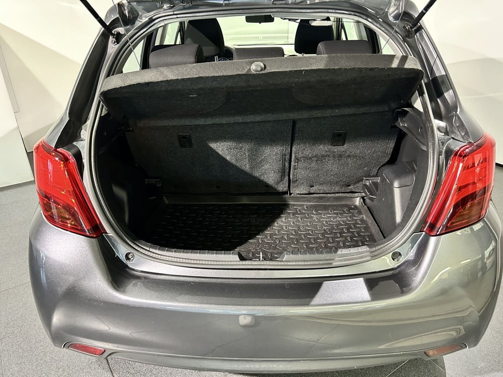 Toyota Yaris usata a Milano (11)
