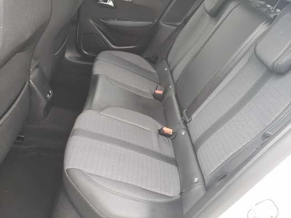 Peugeot 208 usata a Pesaro-Urbino (9)