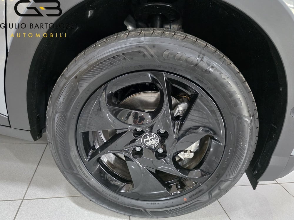Alfa Romeo Junior nuova a Prato (9)