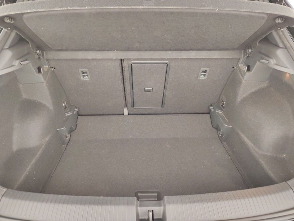 Volkswagen T-Roc usata a Massa-Carrara (15)