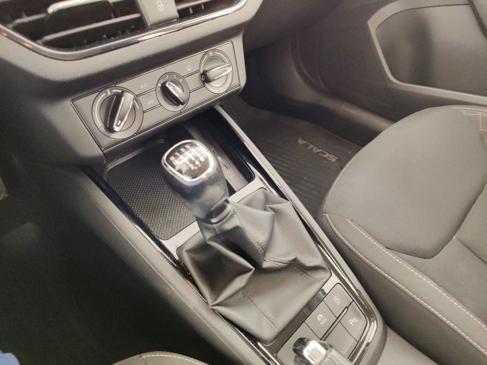 Skoda Scala usata a Massa-Carrara (10)