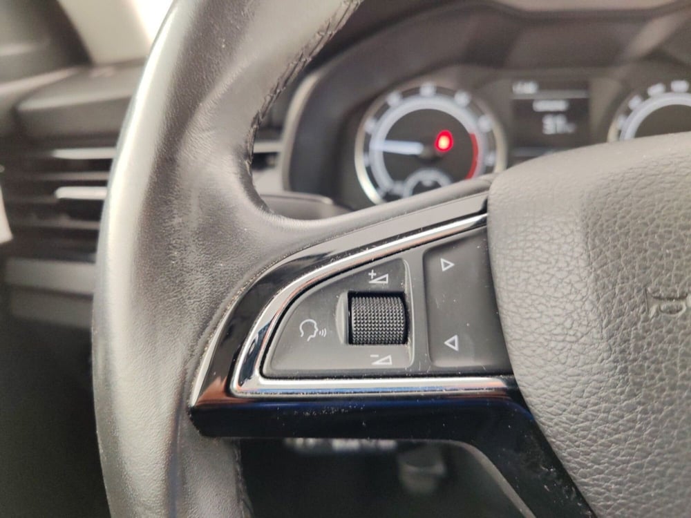 Skoda Scala usata a Massa-Carrara (13)
