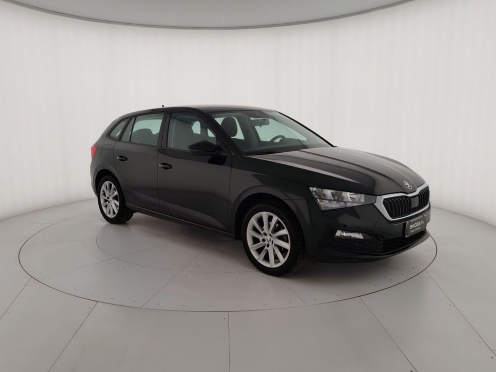 Skoda Scala usata a Massa-Carrara (4)