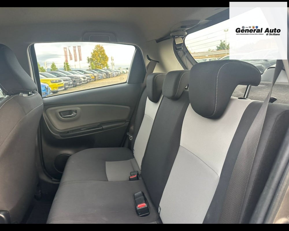 Toyota Yaris usata a Lucca (12)