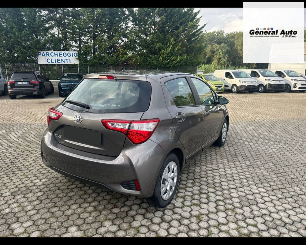 Toyota Yaris usata a Lucca (8)