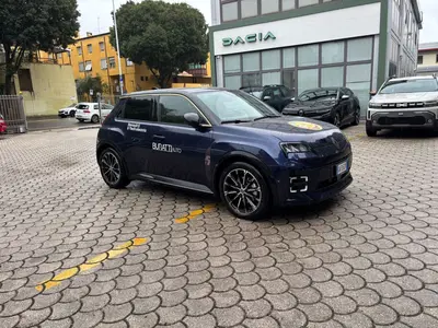 Renault Renault 5 Iconic Cinq comfort range 150cv del 2024 usata a Firenze