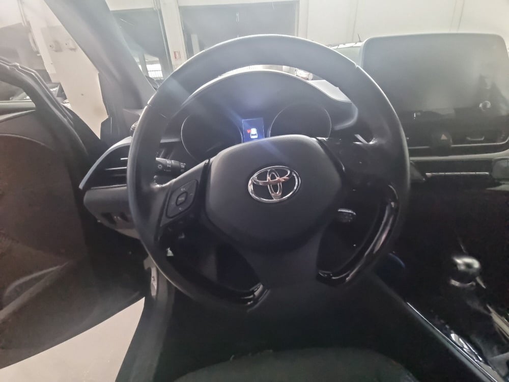 Toyota Toyota C-HR usata a Vicenza (14)