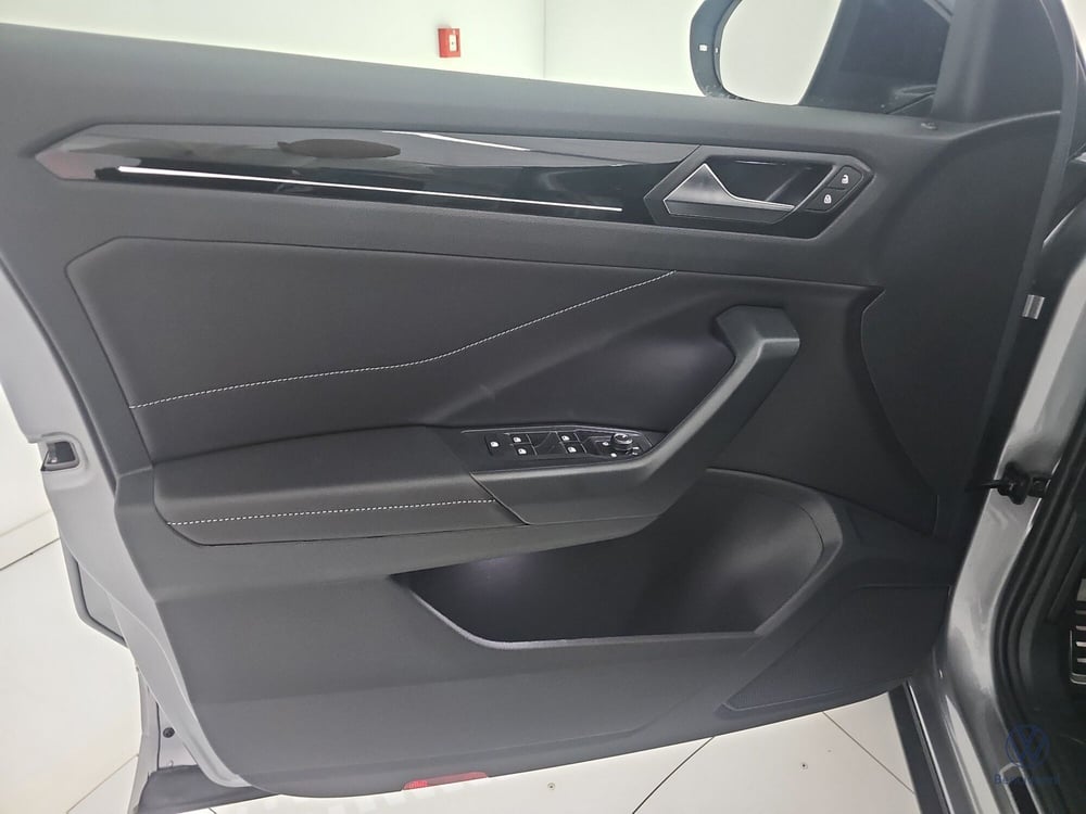 Volkswagen T-Roc nuova a Catanzaro (16)