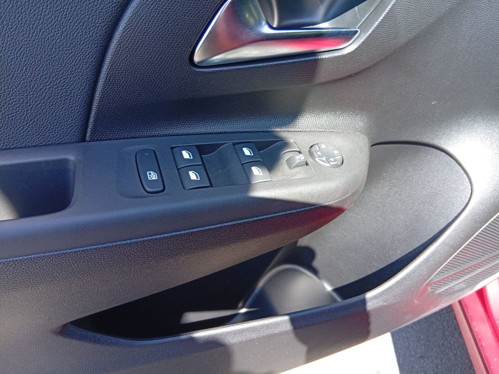 Opel Corsa nuova a Catania (14)