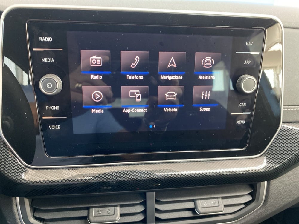 Volkswagen T-Cross nuova a Lodi (14)