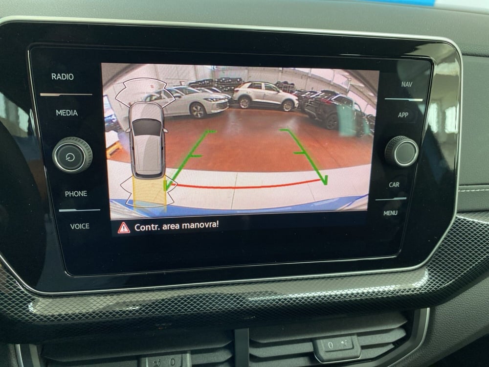 Volkswagen T-Cross nuova a Lodi (17)