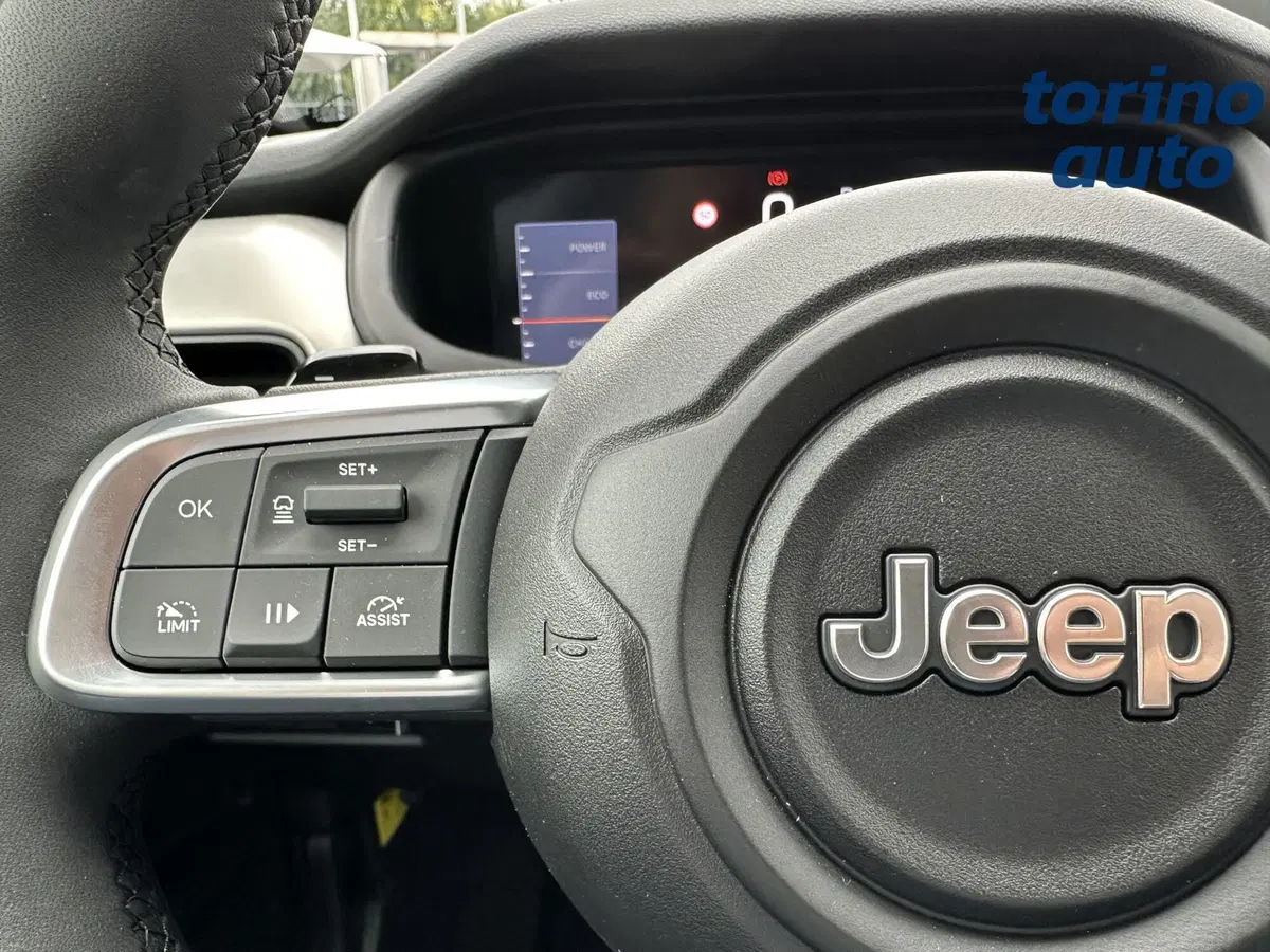 Jeep Avenger nuova a Torino (18)