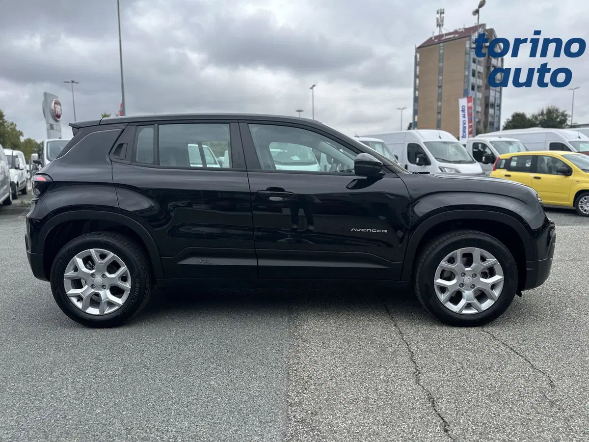Jeep Avenger nuova a Torino (8)