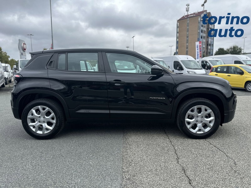 Jeep Avenger nuova a Torino (8)