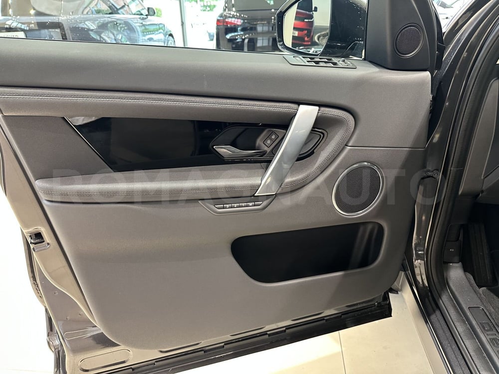 Land Rover Discovery Sport nuova a Forlì-Cesena (12)