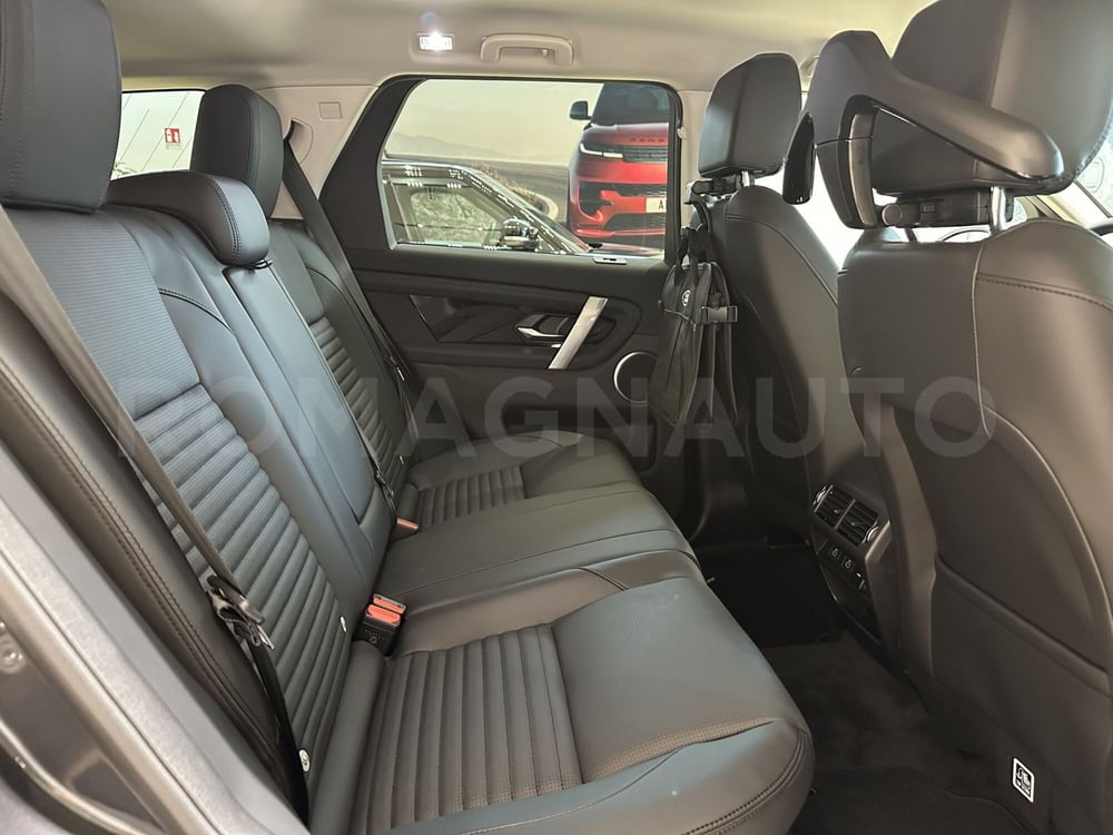 Land Rover Discovery Sport nuova a Forlì-Cesena (14)