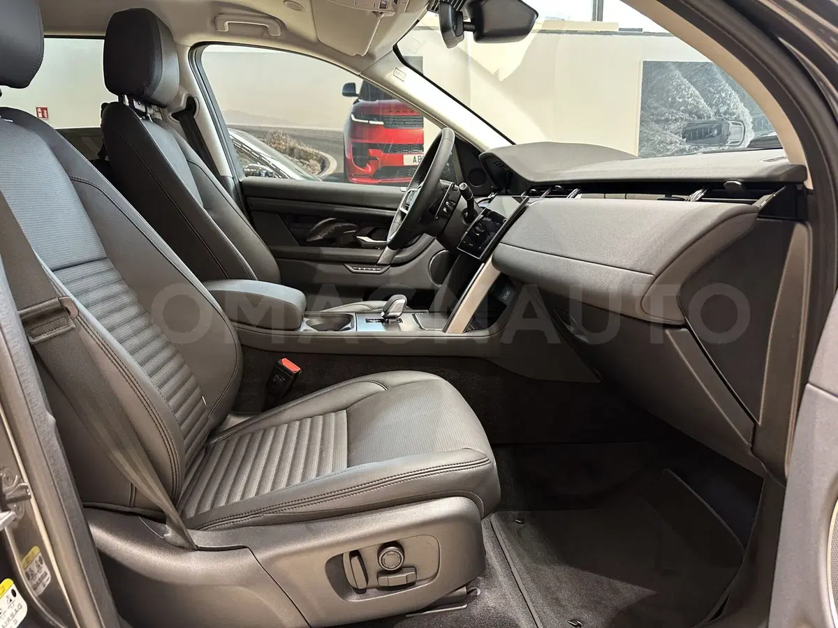 Land Rover Discovery Sport nuova a Forlì-Cesena (8)