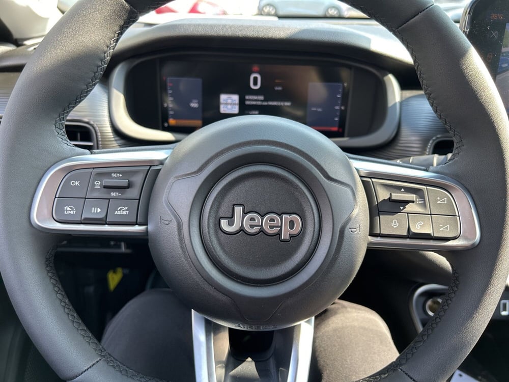 Jeep Avenger nuova a Latina (15)