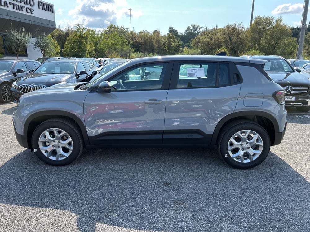 Jeep Avenger nuova a Latina (8)
