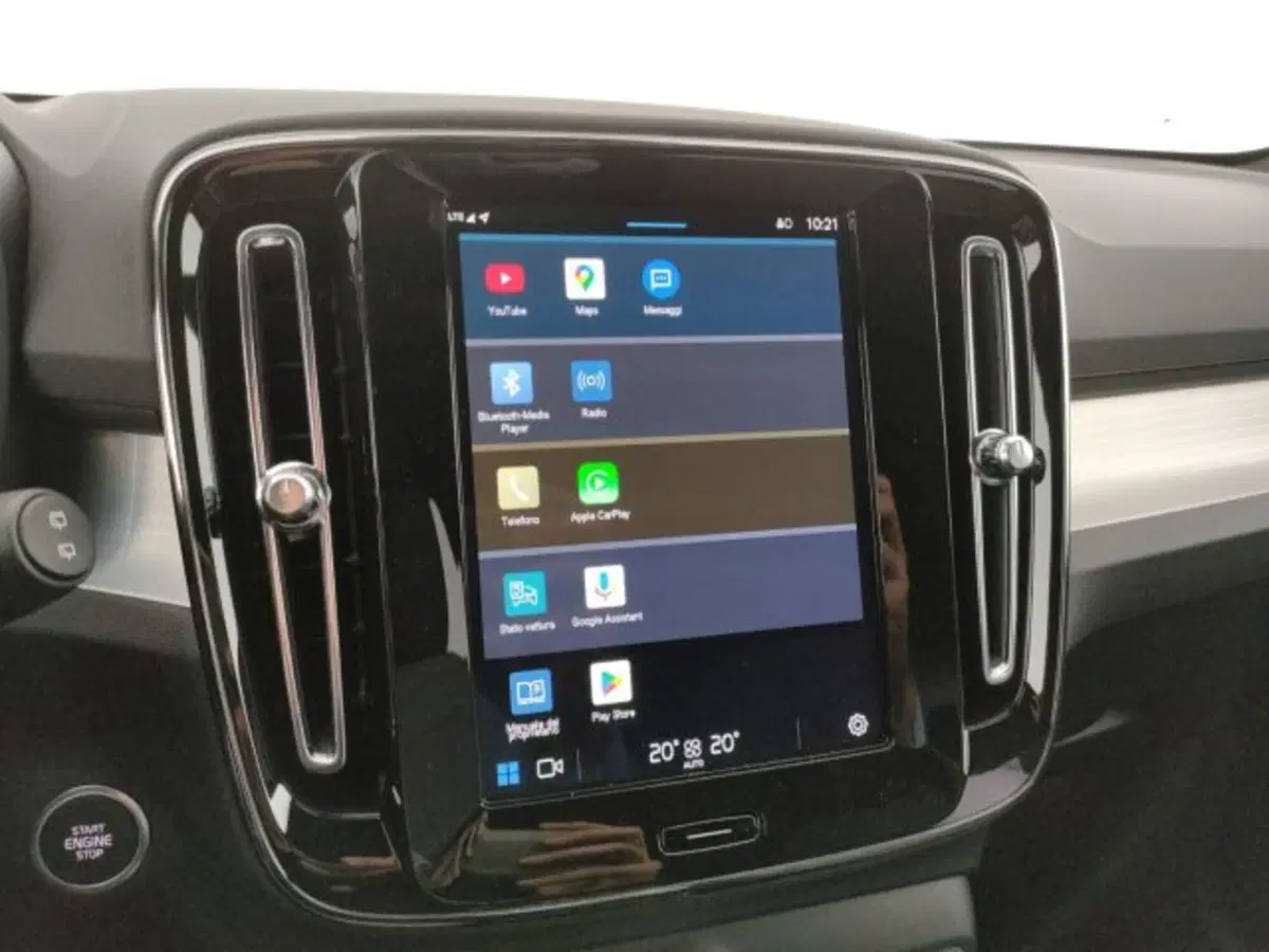 Volvo XC40 nuova a Modena (11)