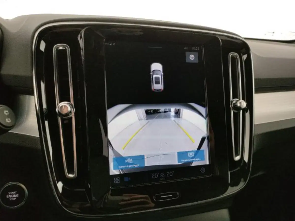 Volvo XC40 nuova a Modena (12)