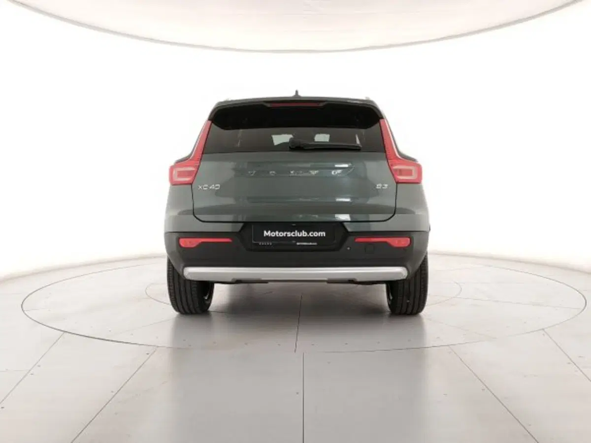 Volvo XC40 nuova a Modena (4)