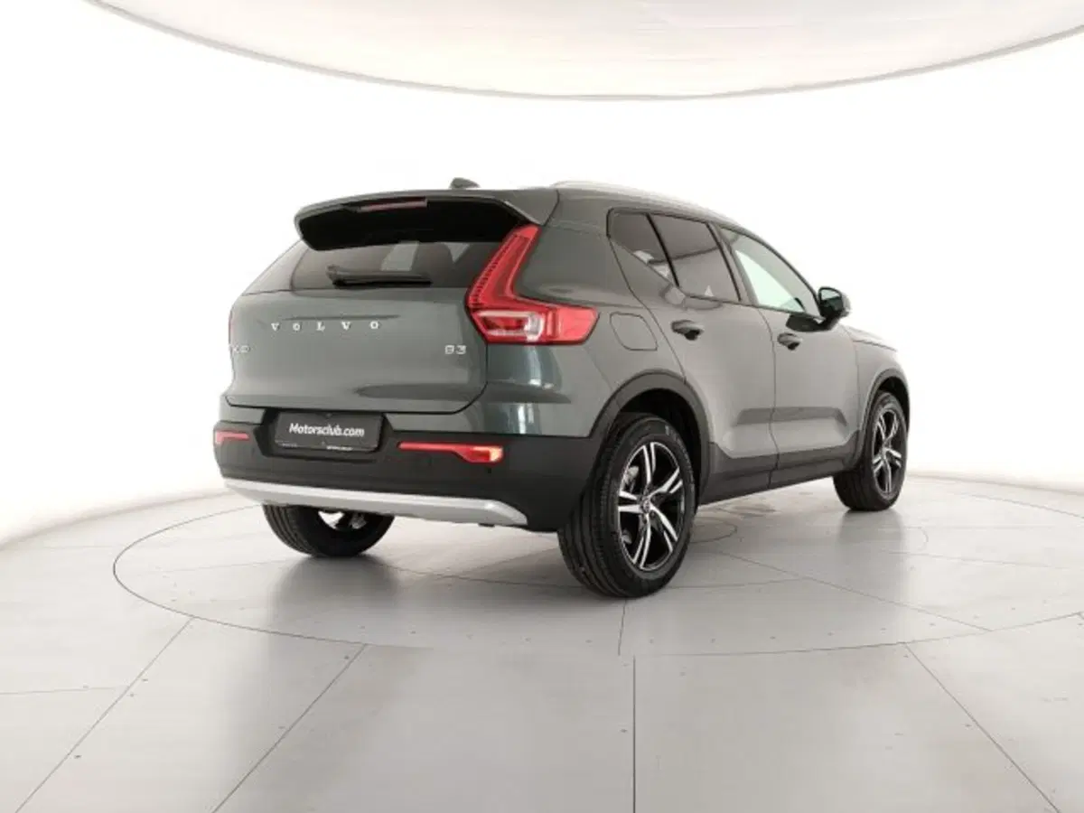 Volvo XC40 nuova a Modena (5)
