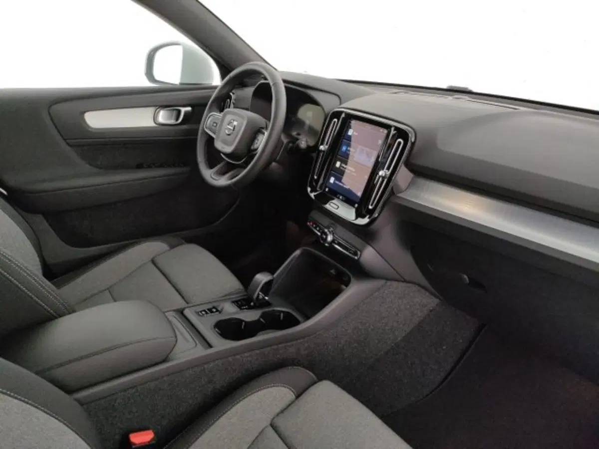 Volvo XC40 nuova a Modena (9)